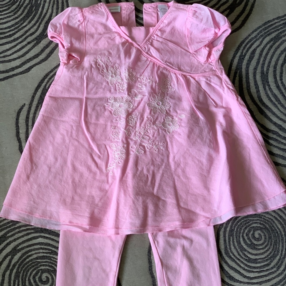 Adorable 2-piece outfit for your babygirl.